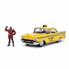 Hobbiestock Collectibles Die Cast Models Hollywood Rides 1: 24 Vehicle - Yellow Taxi W/ Deapool Figure
