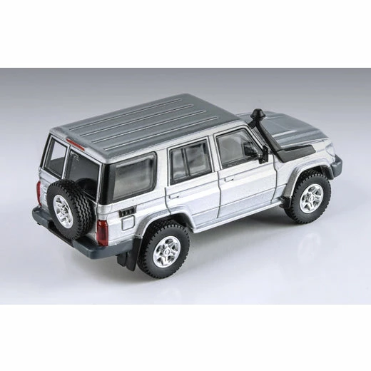 Hobbiestock Collectibles Paragon Models 1/64 Toyota Land Cruiser 76 Silver Pearl LHD 4 Hobbiestock Collectibles Paragon Models 1/64 Toyota Land Cruiser 76 Silver Pearl LHD