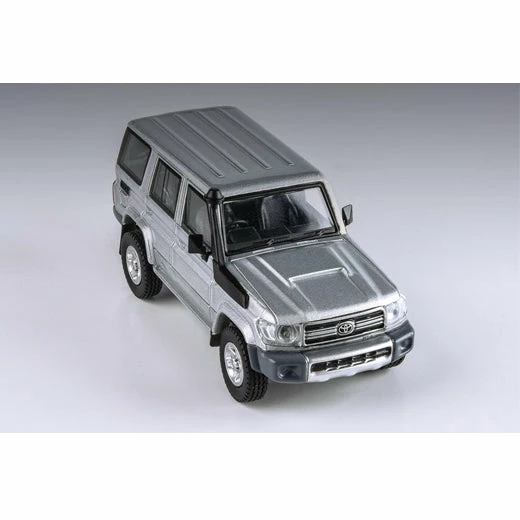 Hobbiestock Collectibles Paragon Models 1/64 Toyota Land Cruiser 76 Silver Pearl LHD 3 Hobbiestock Collectibles Paragon Models 1/64 Toyota Land Cruiser 76 Silver Pearl LHD