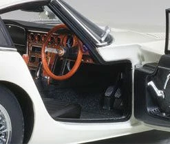 Hobbiestock Collectibles TOYOTA 2000GT (WHITE / WIRE SPOKE WHEELS) Die Cast Models