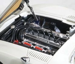 Hobbiestock Collectibles TOYOTA 2000GT (WHITE / WIRE SPOKE WHEELS) Die Cast Models