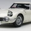 Hobbiestock Collectibles TOYOTA 2000GT (WHITE / WIRE SPOKE WHEELS) Die Cast Models