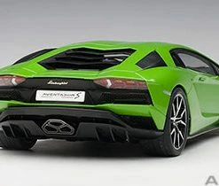 Hobbiestock Collectibles LAMBORGHINI AVENTADOR S (VERDE MANTIS/PEARL GREEN) Die Cast Models