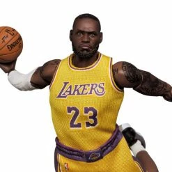 Hobbiestock Collectibles Mafex: NBA - Lebron James