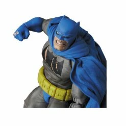 Hobbiestock Collectibles Mafex: Batman - The Dark Knight Triumphant Figures